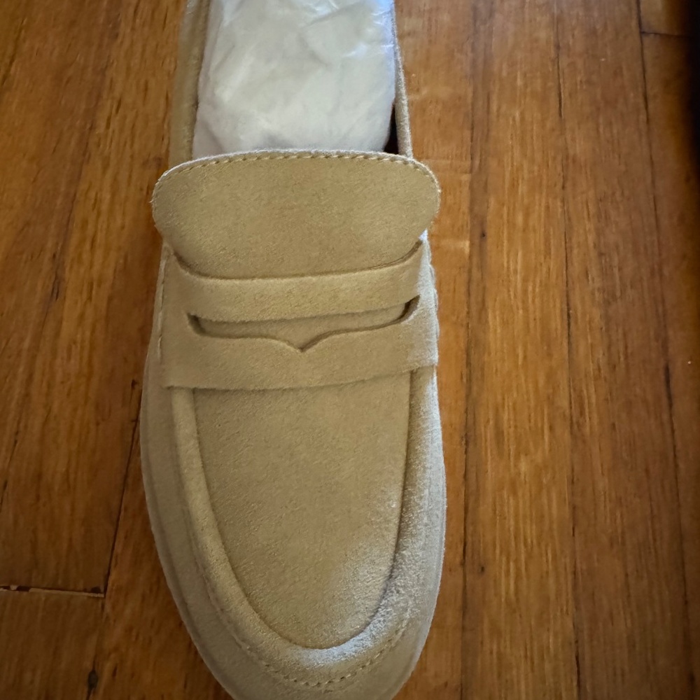 Andre Assous River Sesame Colored Loafers 6.5 Women
